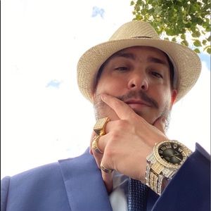 Meet your Posher, Max